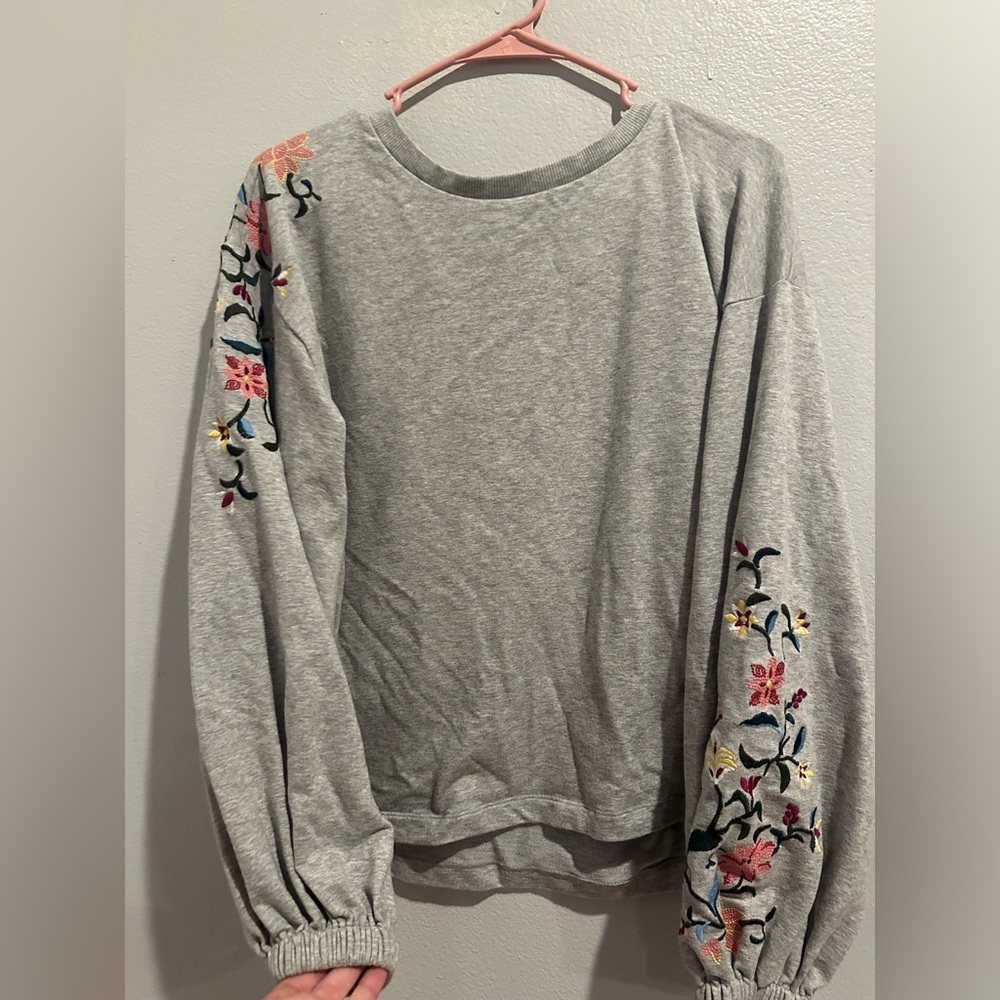 Ana Grey Sweater with Floral Embroidery